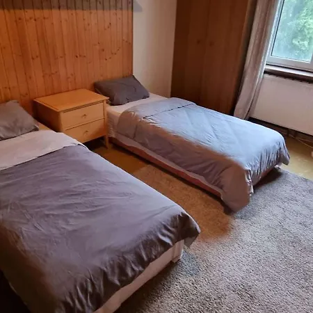 In 2 Bedrooms - 3 Beds, Airport Nearby Apartman Fischamend