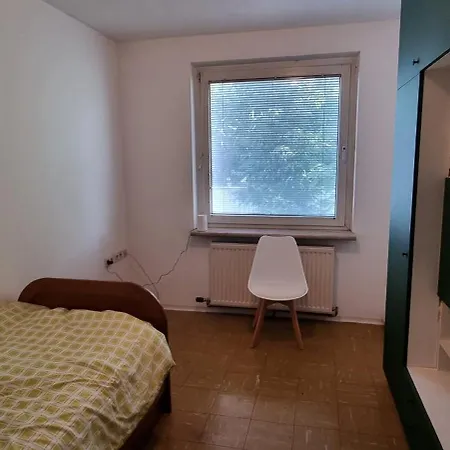 In 2 Bedrooms - 3 Beds, Airport Nearby Fischamend