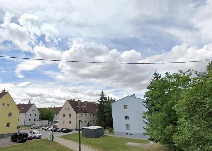 In 2 Bedrooms - 3 Beds, Airport Nearby * 菲施蒙德多夫