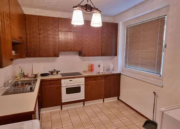 In 2 Bedrooms - 3 Beds, Airport Nearby 公寓