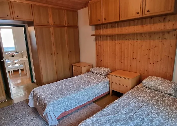 In 2 Bedrooms - 3 Beds, Airport Nearby 公寓 *