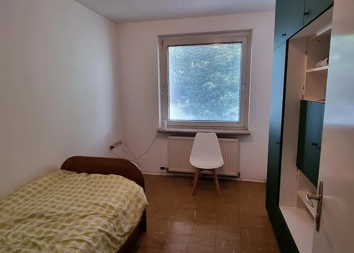 In 2 Bedrooms - 3 Beds, Airport Nearby 菲施蒙德多夫